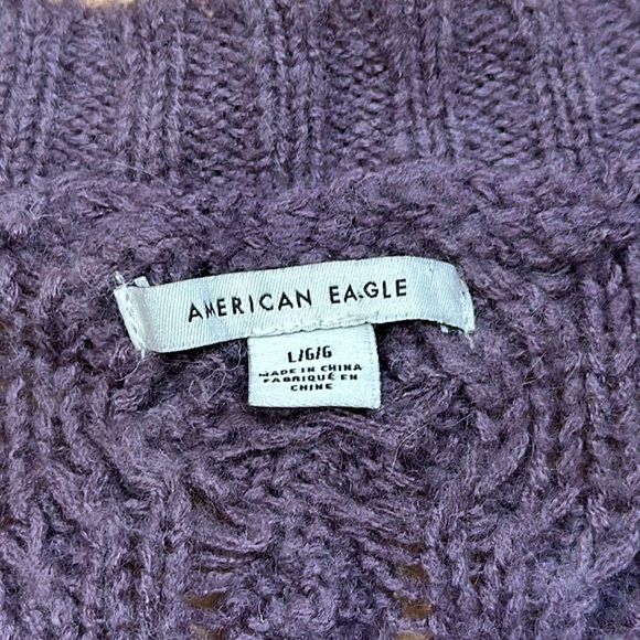 American Eagle V Neck Cable Knit Sweater - Picture 3 of 7